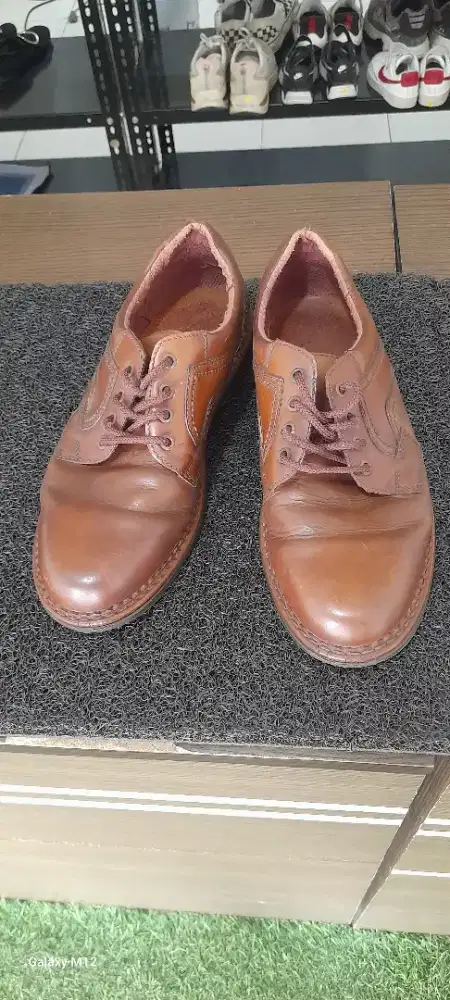Sepatu kulit asli pakalolo ukuran 43