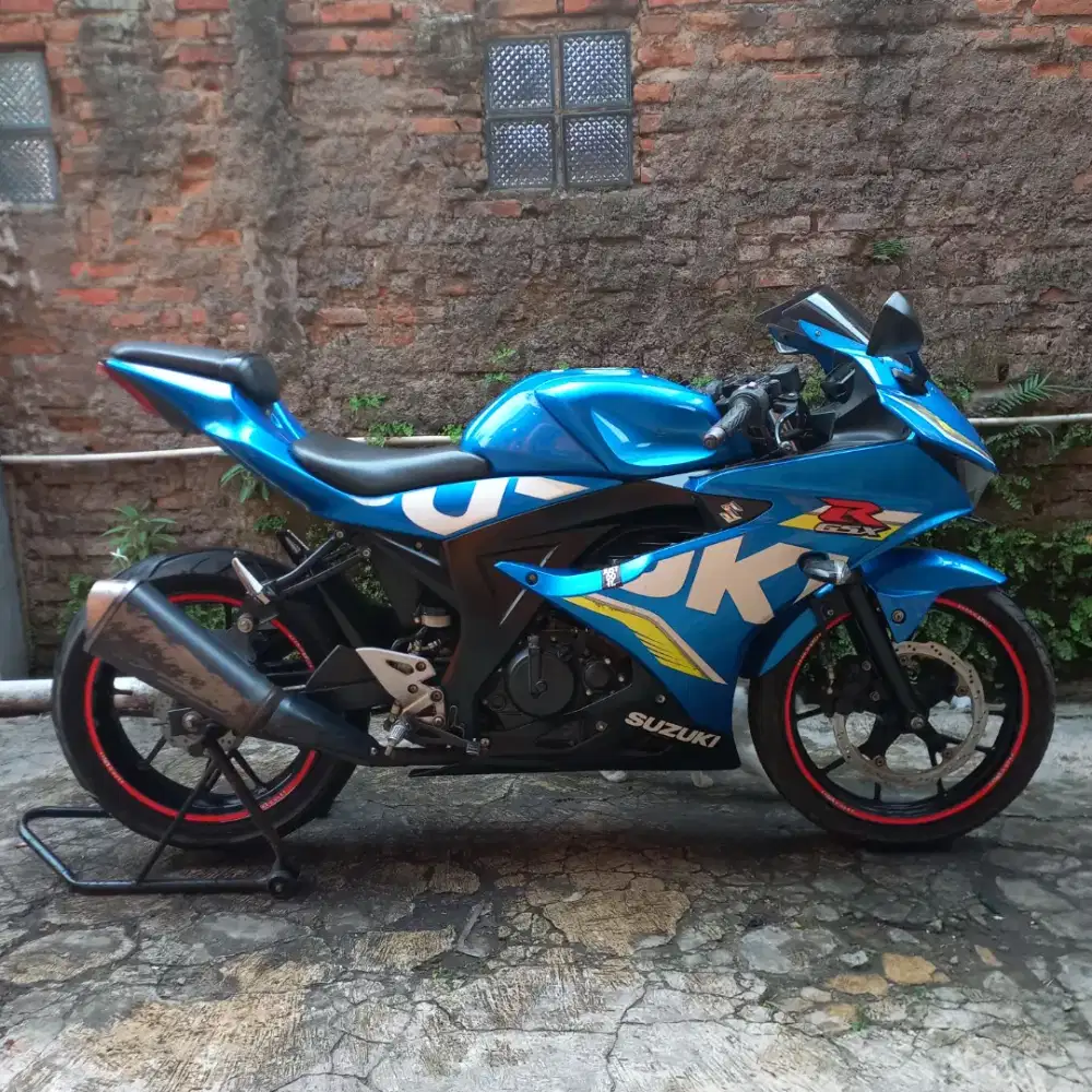 Suzuki gsx 150 Plat D bandung