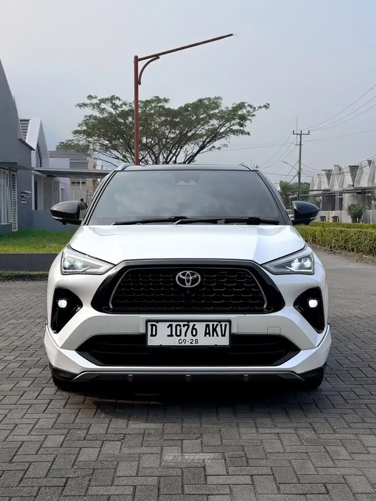 yaris cross hybrid gr 2024 matic putih low km