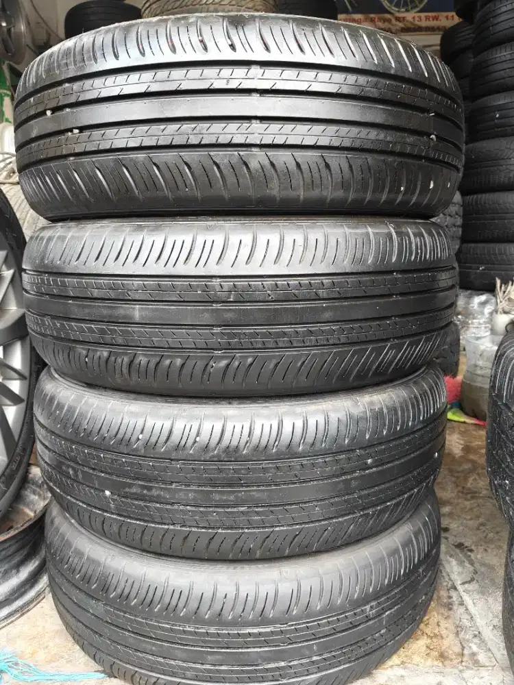 Jual ban copotan mrek Dunlop enasave ec 300 ukuran 215 60 R17 kond 90%