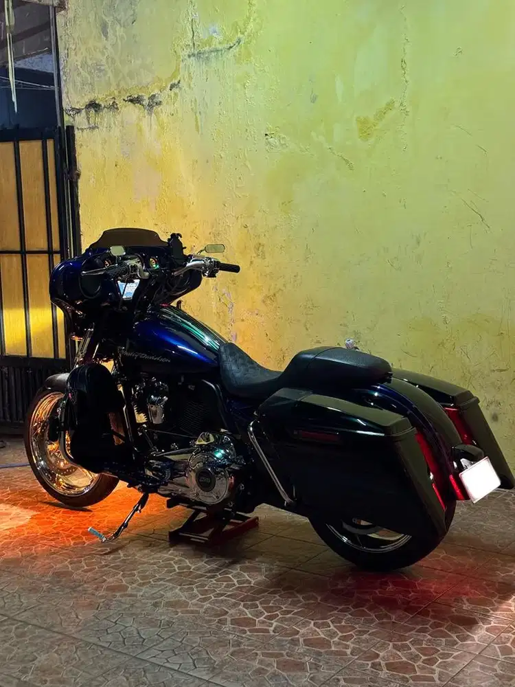 STREET GLIDE CVO M8 114 FULL ACCESORIES ULTRA, SG, RG 2017 18 19