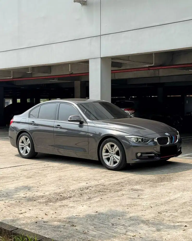 BMW 320i 2015 f30 CashCreditSamaHarga