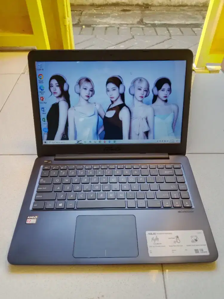 Laptop Asus Slim Mulus Like New Normal RAM 4GB Siap Pakai, Windows 10