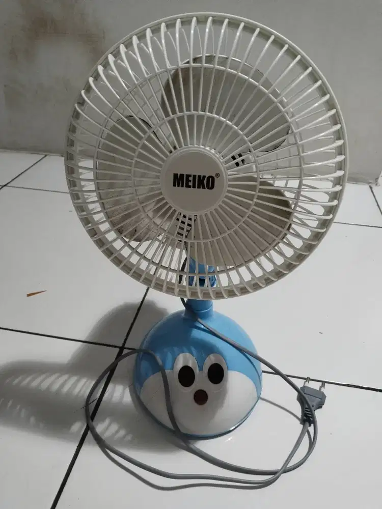 Kipas kecil karakter doraemon