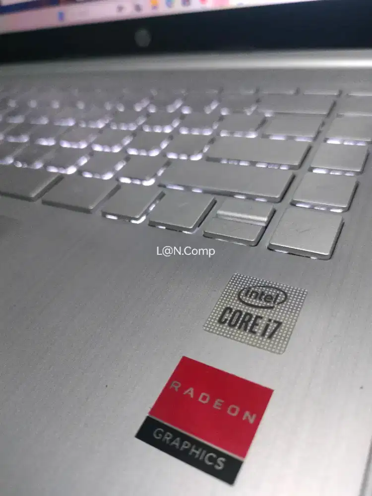Hp 14s Core i7 gen10 ram 8/512 ssd Vga R7 for desain