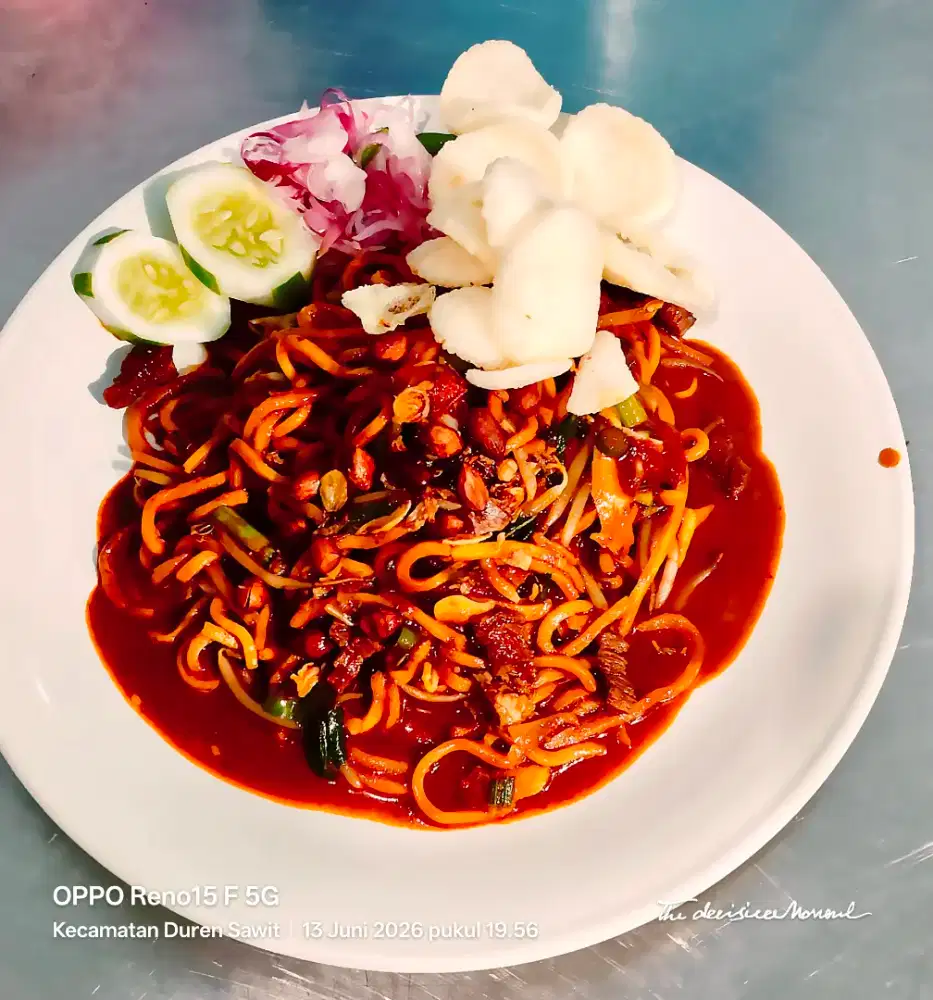 Karyawan untuk mie Aceh