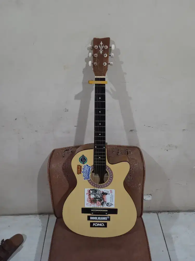 Gitar Akustik Mulus