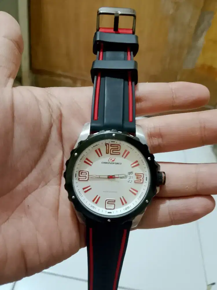 Jam tangan pria