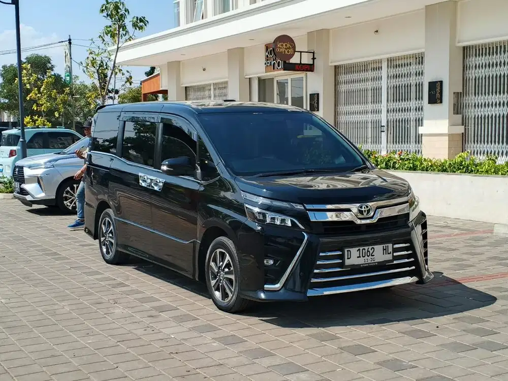 Toyota Voxy 2020 AT DP 15JT
