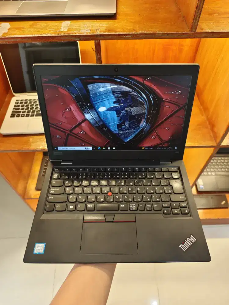 Lenovoo thinkpad l380 cuma 3 jutaan aja nihh