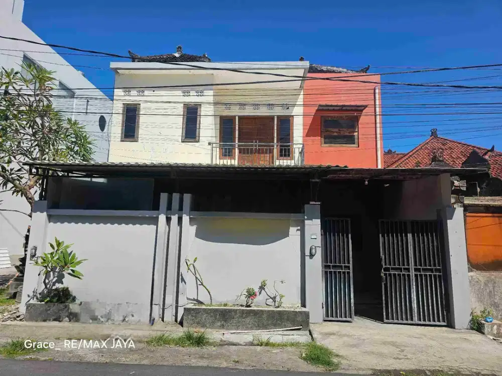 Rumah 4 Bedroom Semi Furnished di Renon