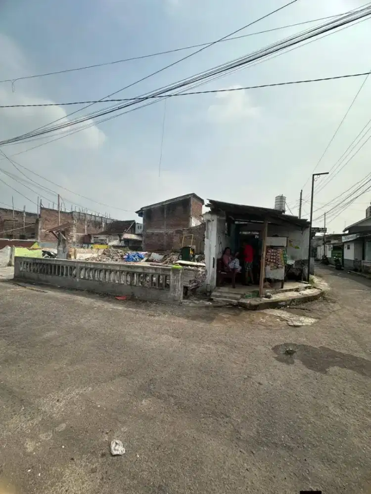 Tanah hook 2 muka dekat balaikota, Kusumanegara di Miliran Umbulharjo