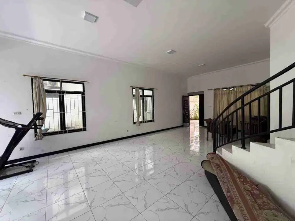 Di Sewakan Rumah Kampung Melayu  Tebet  Jakarta Selatan