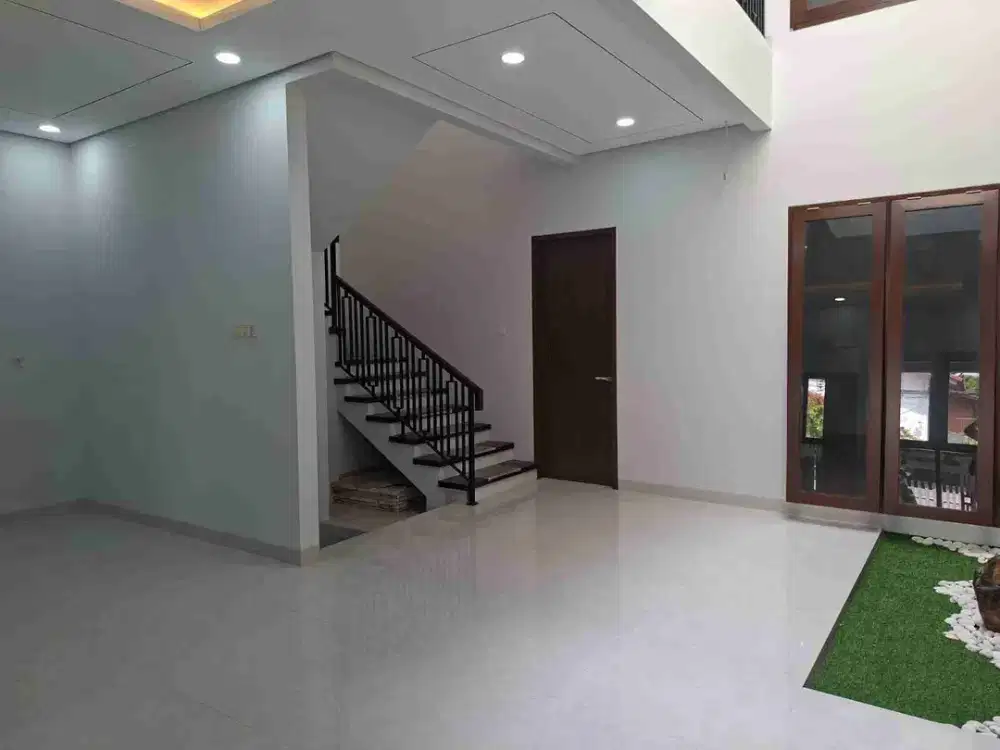 Di Jual Rumah Baru Dua Lantai di Cempaka Putih