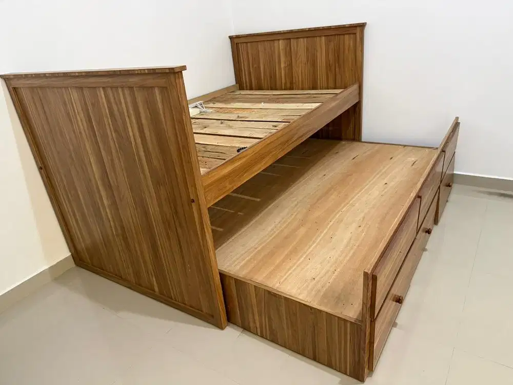 Dijual murah Dipan Kasur kayu tingkat 2 utk anak