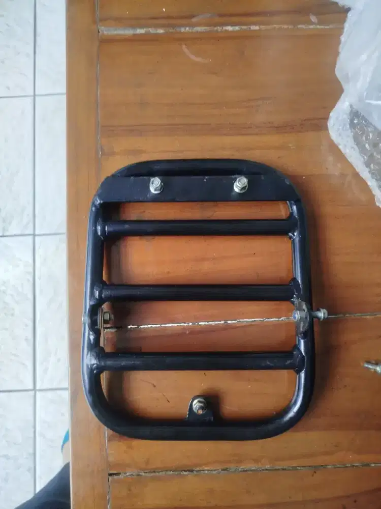 Royal Enfield Jok belakang besi