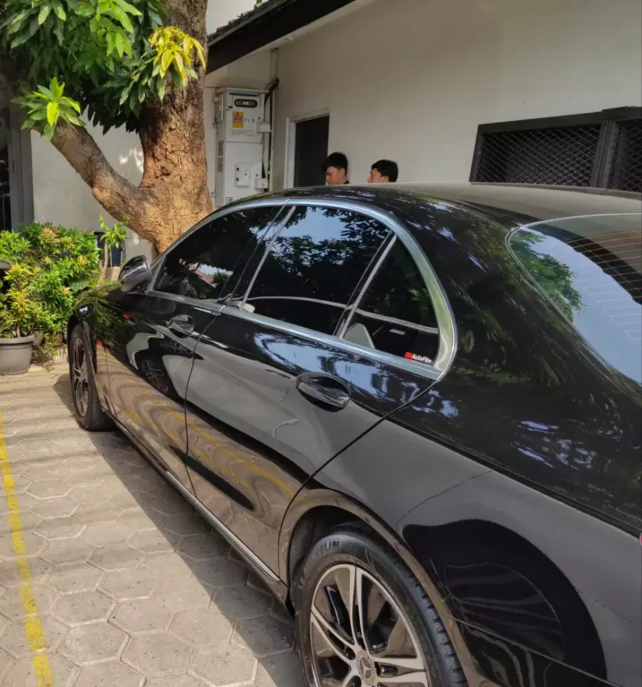 Mercedes mercy c180 bukan c200 hitam 2022 mirip baru pemilik langsung