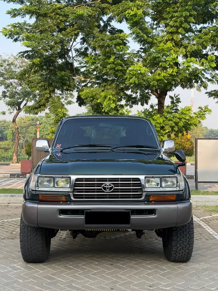 TOYOTA LAND CRUISER VX80 1996