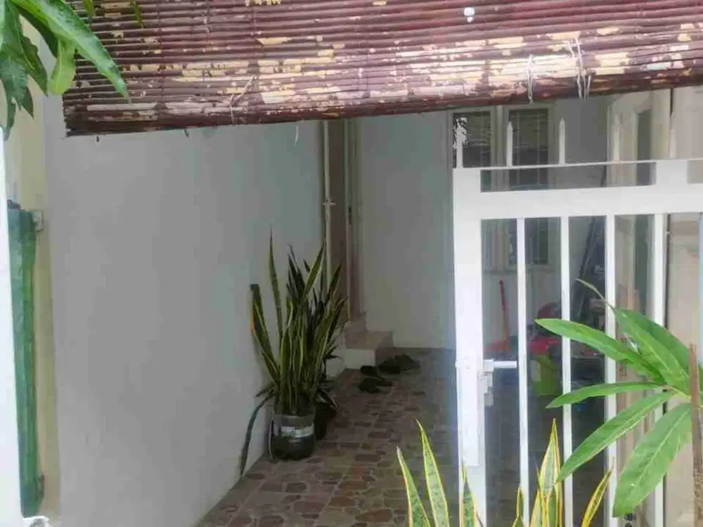 DiJual / Disewakan Rumah 2 Lantai Bumi Wonorejo, Timur nya Stikom Surabaya Timur