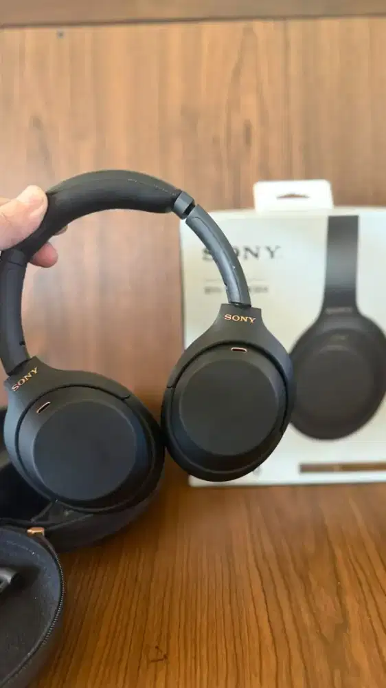 Sony headphone XM4