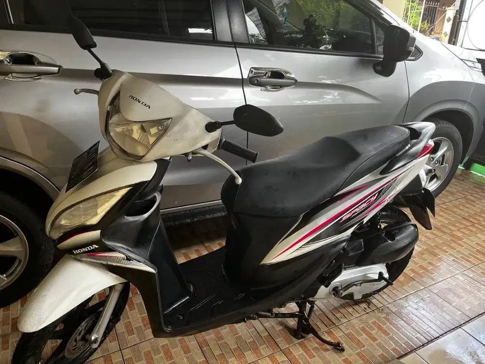 HONDA SPACY 2011 KARBU WARNA PUTIH FAVORITE (PLAT L)