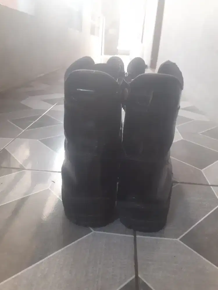 Jual cepat sepatu polisi atau security
