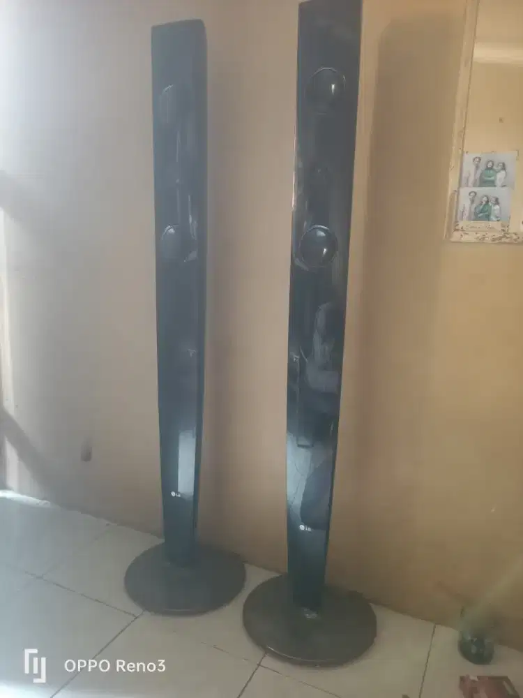 Speaker tower LG