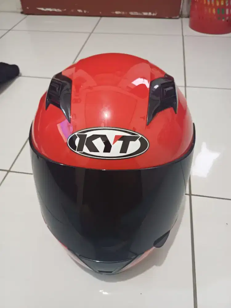 Helm KYT Merah Uk M