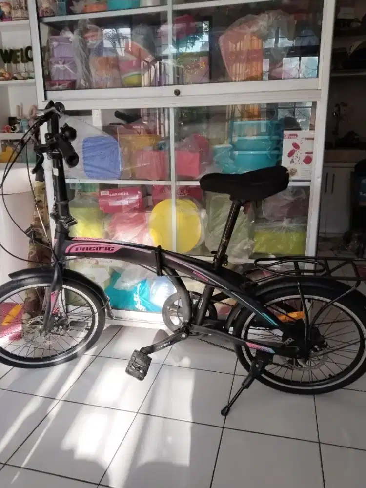 Sepeda merk Pacific( Shimano Equipped)