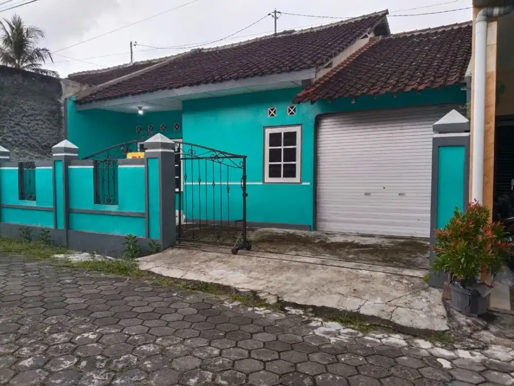 Rumah Dalam Cluster Perumahan Bangunjiwo Kasihan Bantul
