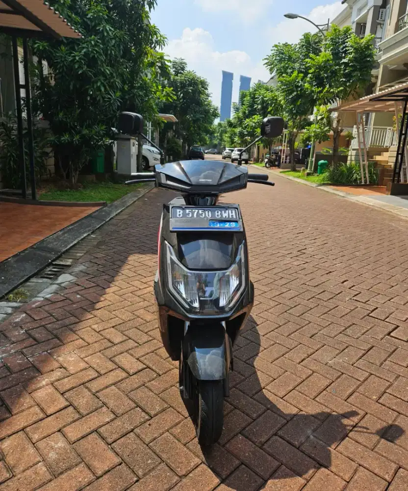 Di Jual Sepeda Motor Listrik Merk UNITED dengan KONDISI sangat baik