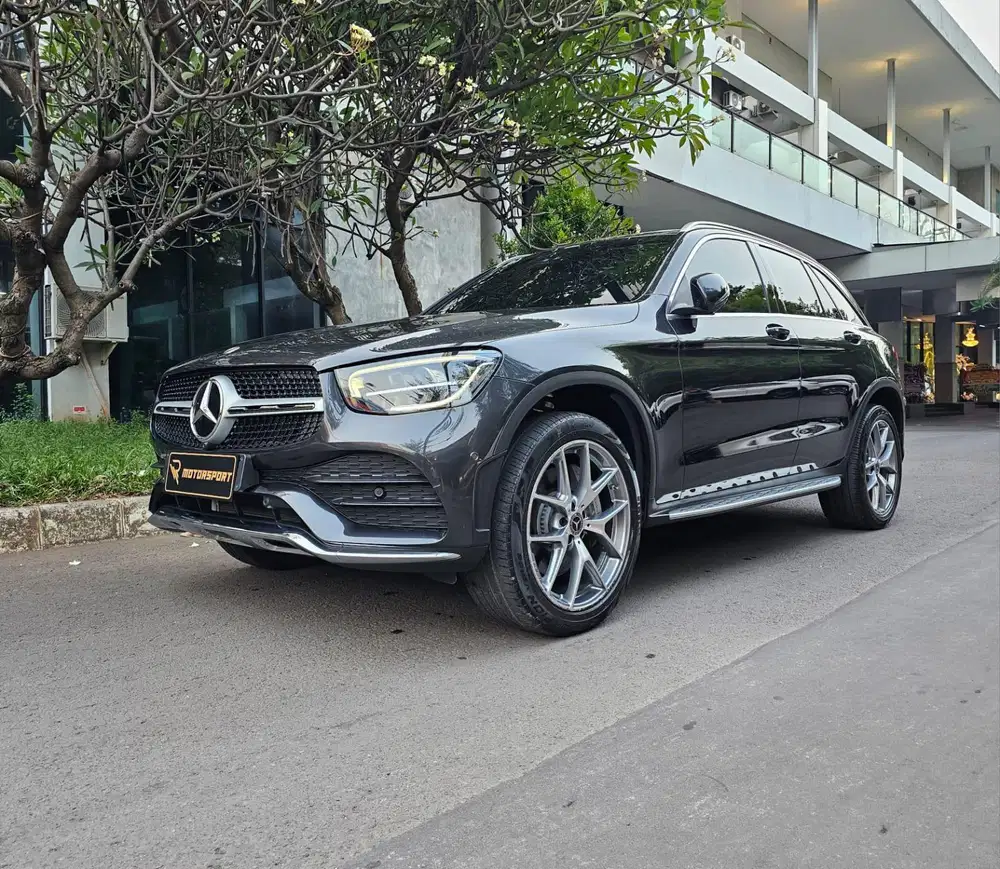 (TDP: 50JT) Mercedes Benz GLC200 AMG 2020 low km night edition