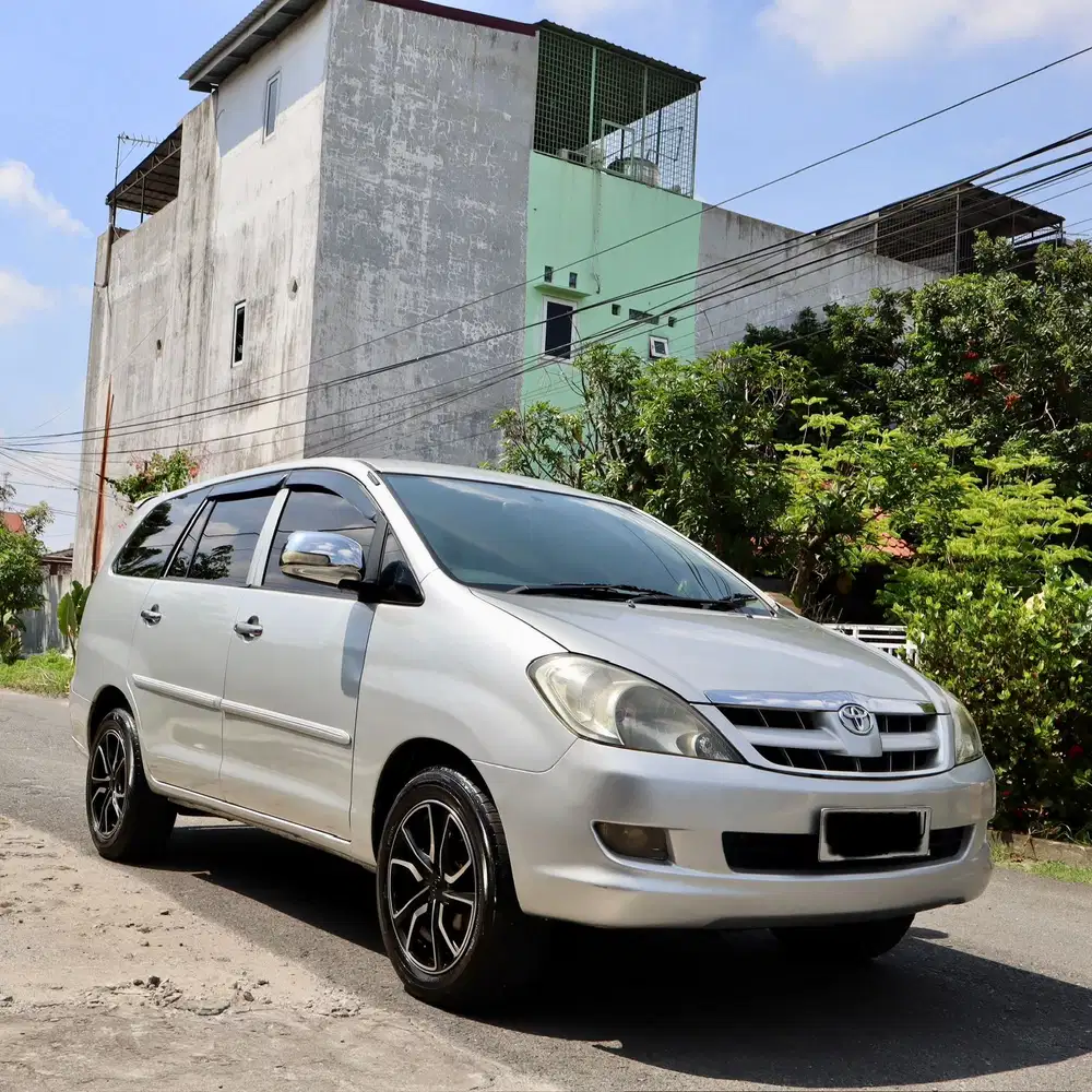Toyota Kijang Innova 2006 Bensin