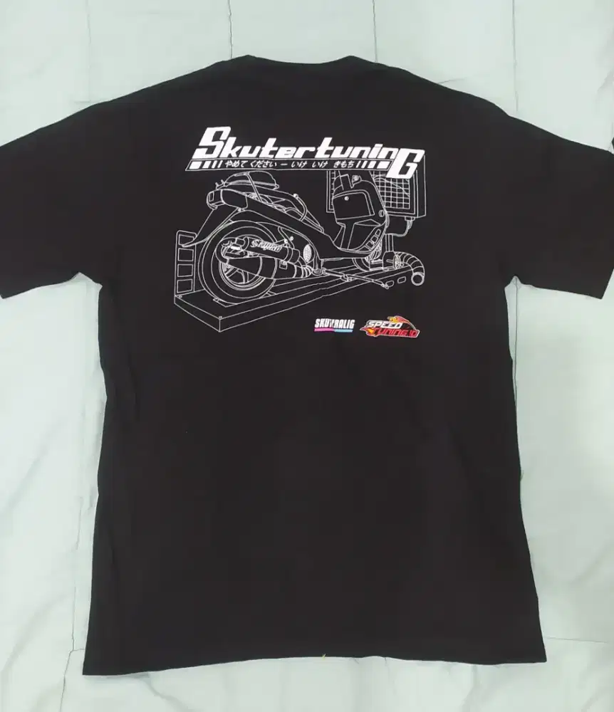 T-shirt riding skuteralig colabs