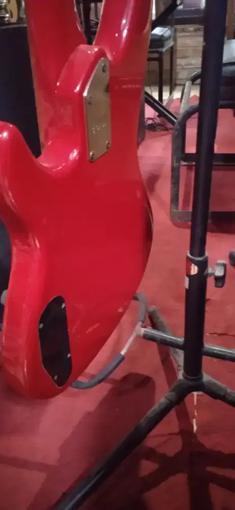 Gitar Bass Yamaha