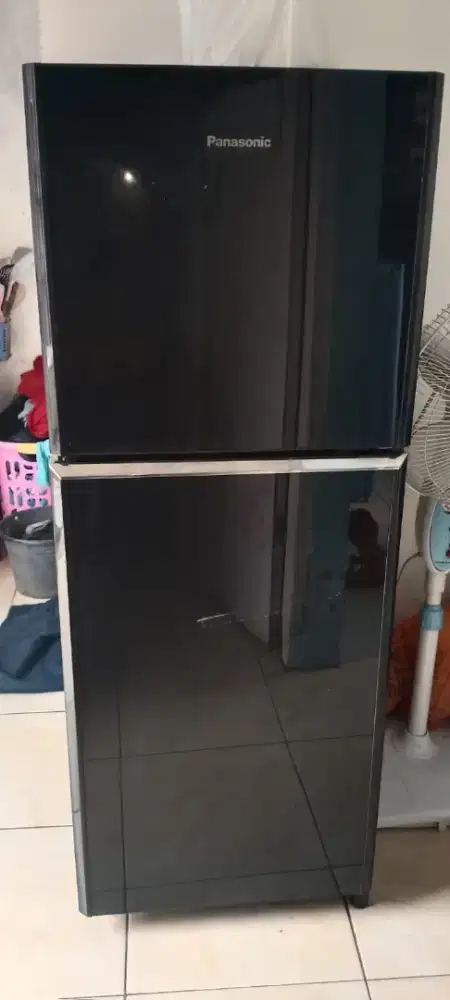 Kulkas 2 pintu merk Panasonic