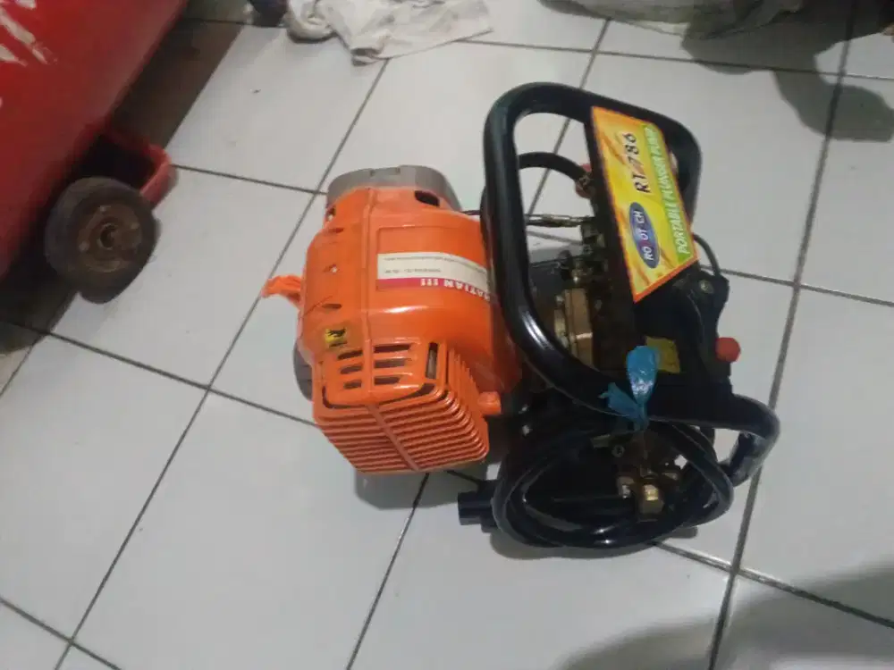 Portable plunger pump