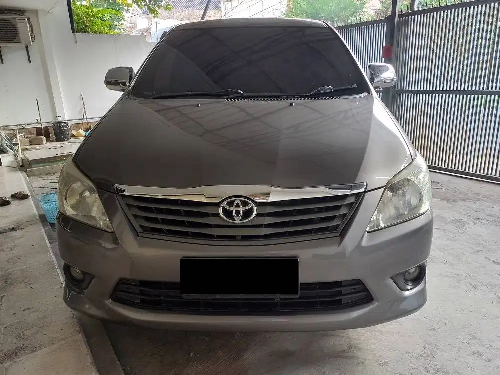 INNOVA 2.5 E DIESEL 2012 ABU ABU