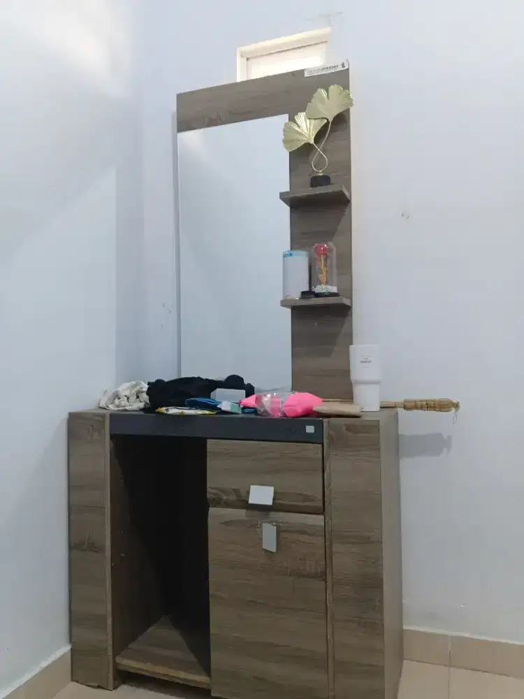 Meja make up / rias