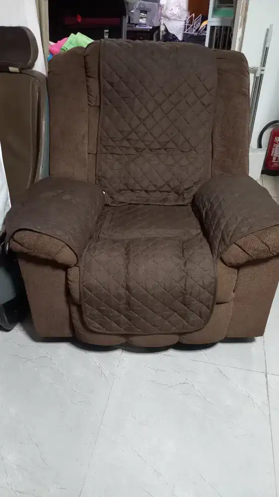 Sofa goyang bekas