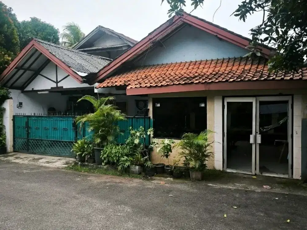 Rumah di Taman Lebak Bulus Cilandak, Hanya 5 Menit Ke Stasiun MRT
