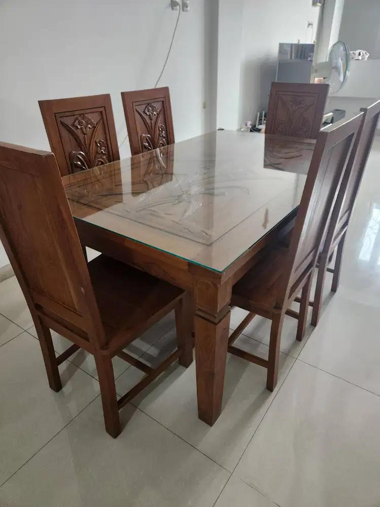 Meja makan kayu jati