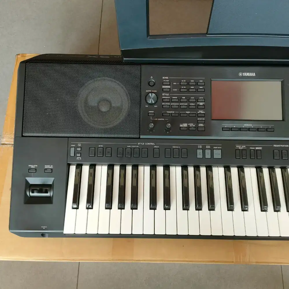 Istimewa Keyboard Yamaha PSR SX900 Barang Rumahan