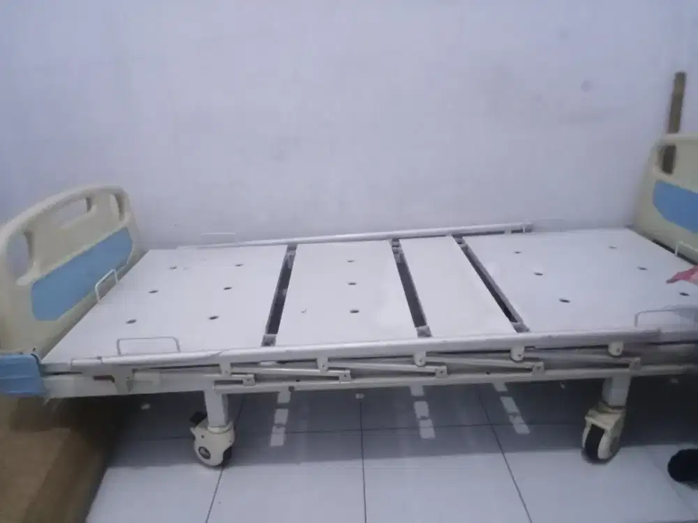 Brankar atau tempat tidur pasien kondisi normal
