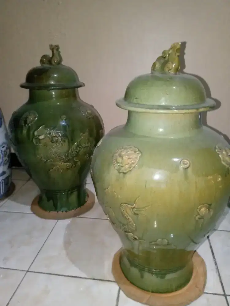 Guci keramik hijau