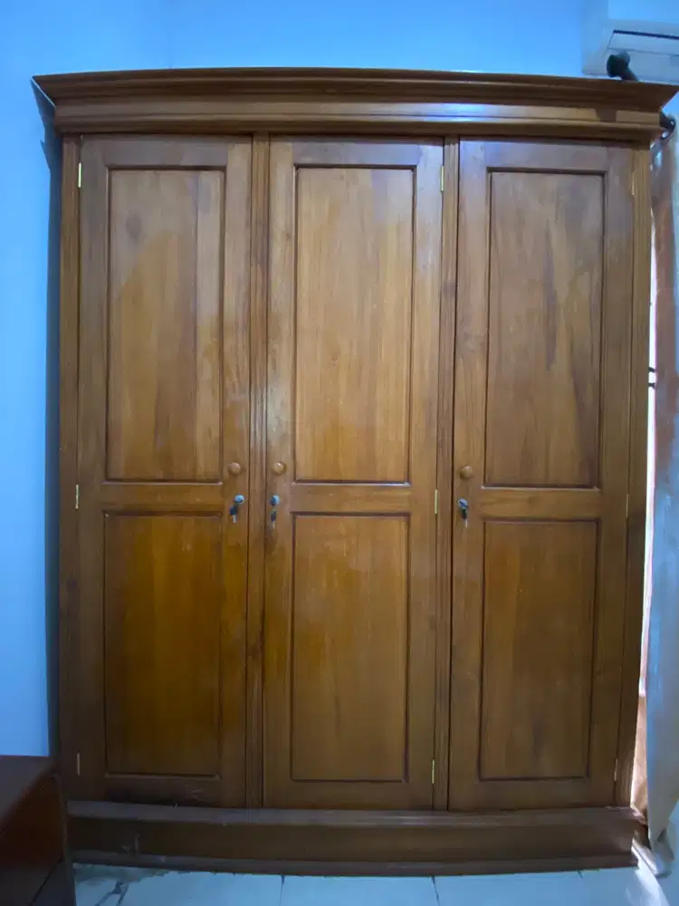Lemari Pakaian Full Jati