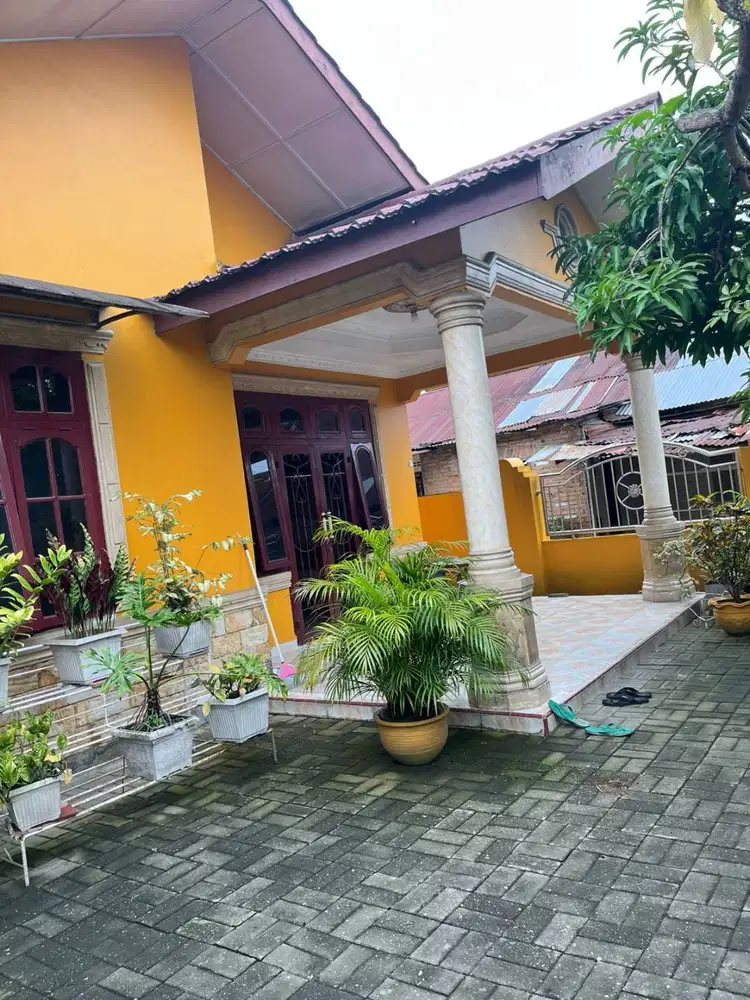 Dijual rumah dan tanah
