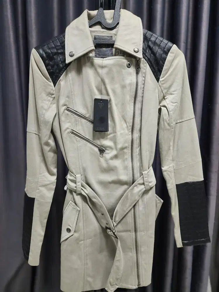 Jaket /Blazer Guess