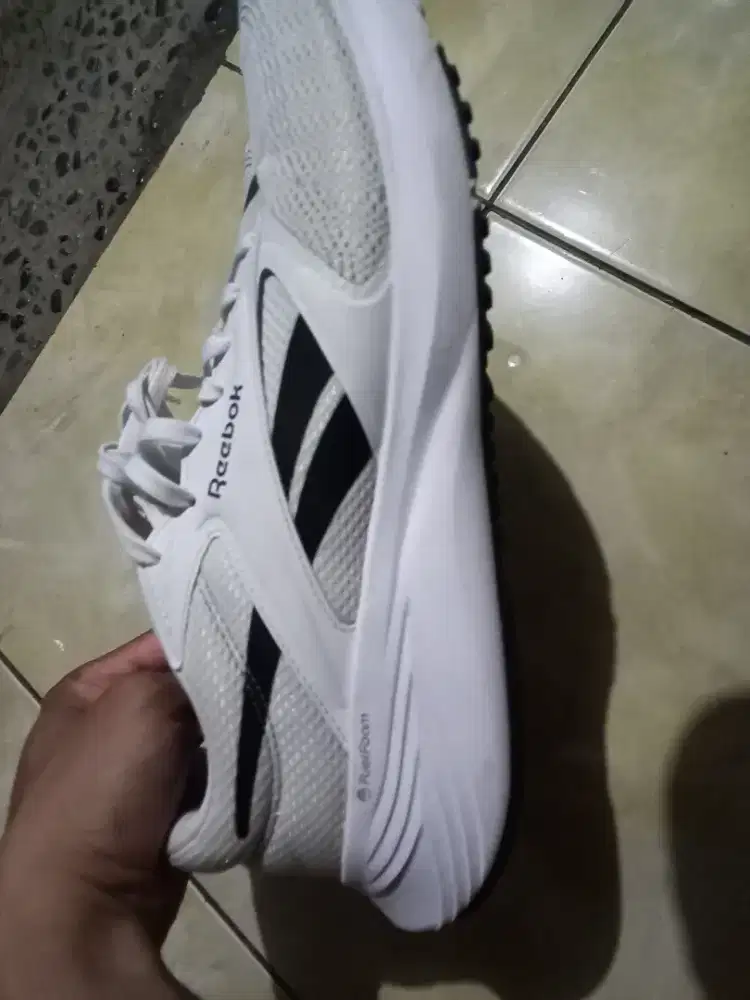 Sepatu reebok ori ukuran 45