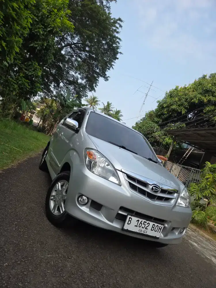 Daihatsu Xenia XI Deluxe 1.3 AT 2011